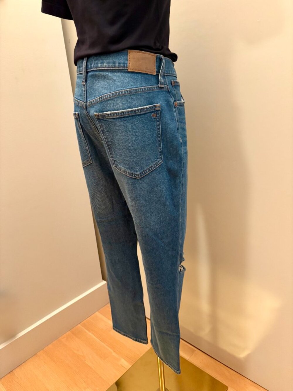 Madewell - The Perfect Vintage Jean in Medium Blue - 26 - Picture 6 of 9